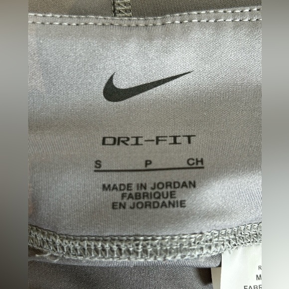 Nike DryFit Leggings - Picture 3 of 4